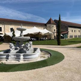 Les Dépendances du Château Chapeau Cornu, hotell i Vignieu