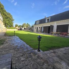 L'ancienne ferme du château entre Paris et Disney