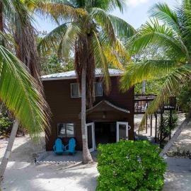 Featherstone Cottage, Cayman Brac、ケイマン・ブラックのホテル