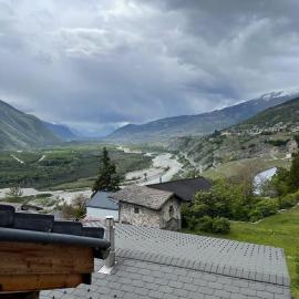 Stay in the Heart of Wallis, hotel in Leuk