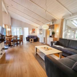Strandblick - Dorf 1 Ferienhaus 25, מלון בפריוואל