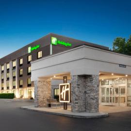 Holiday Inn Cleveland-Mayfield by IHG, hotel en Mayfield