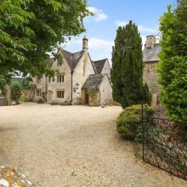 Mill House & Cottage - on The Cotswold Way!, hotel a Harescombe