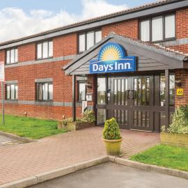 Days Inn Hotel Sheffield South, מלון בHarthill