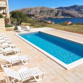 Apartments PoolHouse, hotel sa Metajna