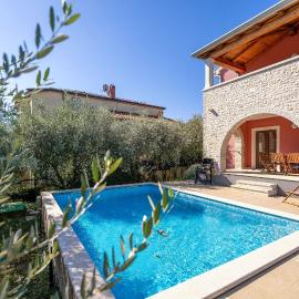 Idyllische Villa mit Panorama Meerblick, Privatpool, Babybett, Aussendusche, umgeben von Oleander und Oliven