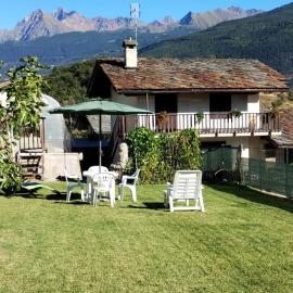 B&B La Grivola, hotel in Saint-Pierre