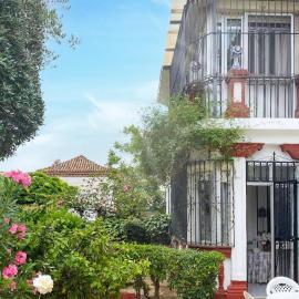 Gorgeous Home In Malaga, hotel i Málaga