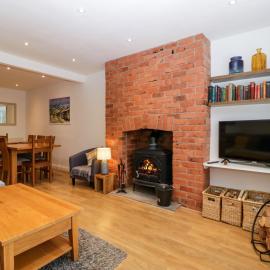 17 Sands Close
