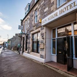 The Ben Mhor Hotel, Bar & Restaurant, hotel v destinácii Grantown on Spey