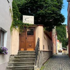 Hostel Postel, hotel in Český Krumlov