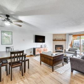 Lincoln Apartment w/ Balcony: 2 Mi to Loon Mtn!