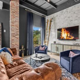 Luxury Loft - Downtown Tampa, Ybor, Armature, hotel in Tampa