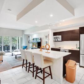 Villa Vista-2 Story w 3Bdrms & Golf View, Hotel in Miami