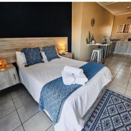 Sea Breeze Manor - Blue Unit