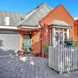 Picket Fence Cottage - Steps from Adelaide Oval