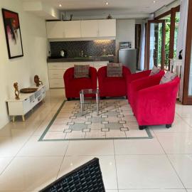 Sunset Hill Villas- Crystal Studio - Ruby Room, hotel in Ulu Melaka