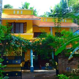 Vaiga Ladies HomeStay, hotel in Kovalam
