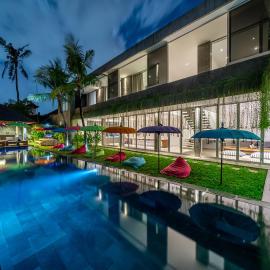 Villa Simpatico Spacious 6 BR Villa Retreat in Central Seminyak