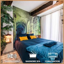 Youmi - Appartement Calme avec Jacuzzi et Clim à 5min de la Comédie, Tram à 200m, hotel v Montpellier