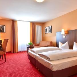 Hotel Auf Wolke 8, hotel v destinaci Trostberg an der Alz