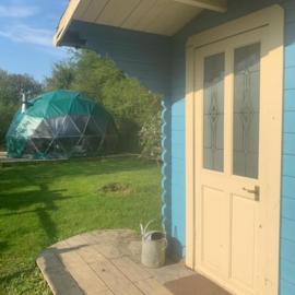Ceridwen Glamping, double decker bus and Yurts, hotel v destinaci Llandysul