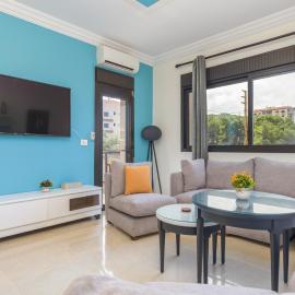 Solace 2 Bedroom Apartment in Batroun, hotel in Ad Dawrah