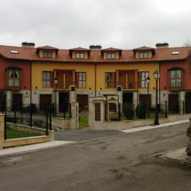 Apartamentos - El Bosquin, hotel u gradu Nueva de Llanes