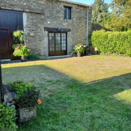 Les Poiriers, hotell i Saint-Pierre-du-Chemin