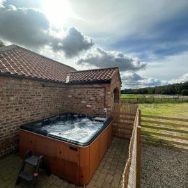 Granary cottage with HOT TUB: York'ta bir otel