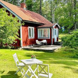 Three-Bedroom Holiday Home In Hultsfred, Hotel in Skinshult