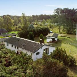 3 Bedroom Stunning Home In Rødby, Hotel in Rødby