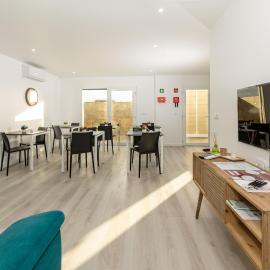 Guest House J&C โรงแรมในปอนตาเดลกาดา