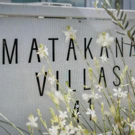 Island ambience in the heart of Matakana, hotel in Matakana