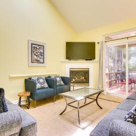 Poolside Fun & Beach Access in Ocean Pines!, hotell i Ocean Pines
