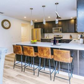 Beautifully Renovated 4BR Palm Coast Vacation Home, hotel i Palm Coast