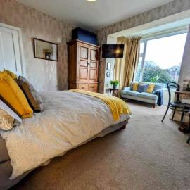Super sunny studio with own terrace & parking