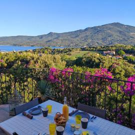 Villa KALLISTE 3 pièces avec vue mer sur les hauteurs de Propriano