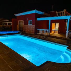 Villa Oceana - Cliffside Retreat, Hotel in Costa de Antigua