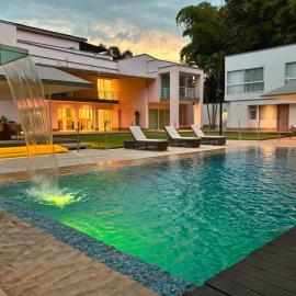 Casa Aurora Luxury Hotel, hotel en Cali