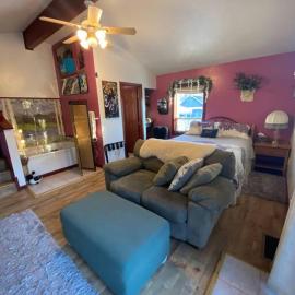 Studio-Alaska's Point of View-Private-intown, hotel u gradu Sivod