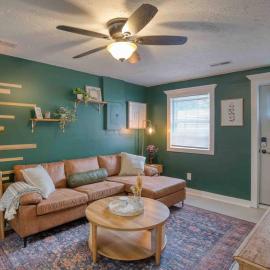 Castle Steet Retreat - The Rustic Whiskey, hotel in Wilmington