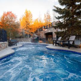 Ski in Ski out Resort Breckenridge 1BR 2Beds Parking, Resort Shuttle & Amenities