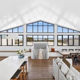 Saltaire Luxurious Beach House with Breath-taking Views