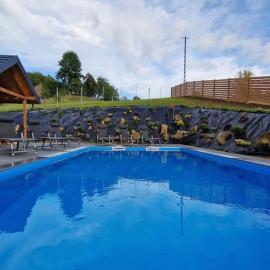 Viesnīca Holiday Home Wi niowa with Pool and Mountain Views pilsētā Iwierzyce