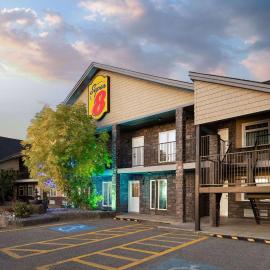 Super 8 by Wyndham Fort McMurray, Hotel in Fort McMurray