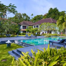 Deshadan Backwater Resort - The best sunrise view, hotelli kohteessa Alleppey