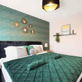 Stylish 2BR Aylesbury Home, Sleeps 4, Parking, Work, Leisure, Friendly