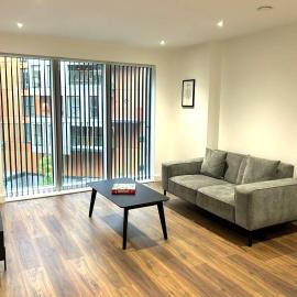 1 Bed Serviced Apartment Bracknell 5 mins from station