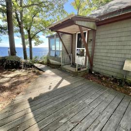DOCKSIDE RETREAT LIMIT 14 home, Hotel in North Sebago